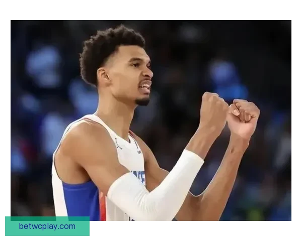 文班亚马不惧季后赛经验不足科尔称他天生适应体系打法